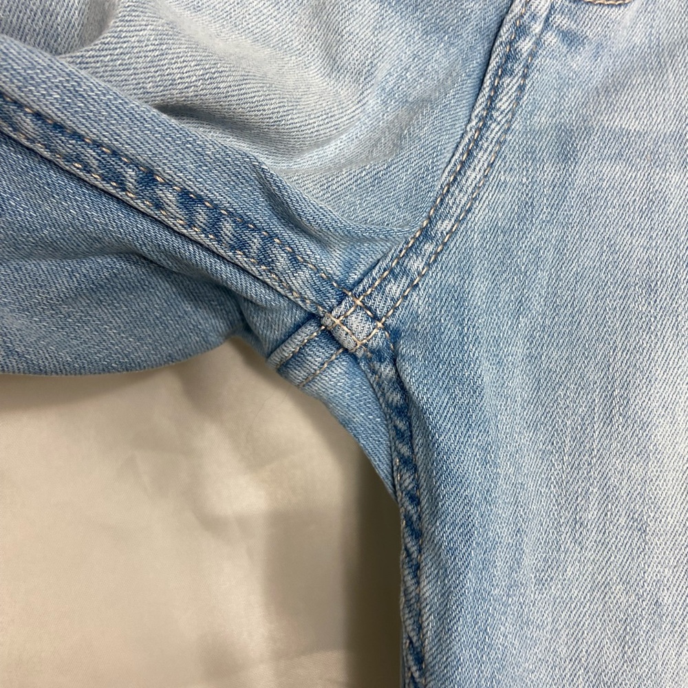 EUC Hollister women’s light wash curvy high-rise super skinny ripped denim jeans - Picture 2 of 8